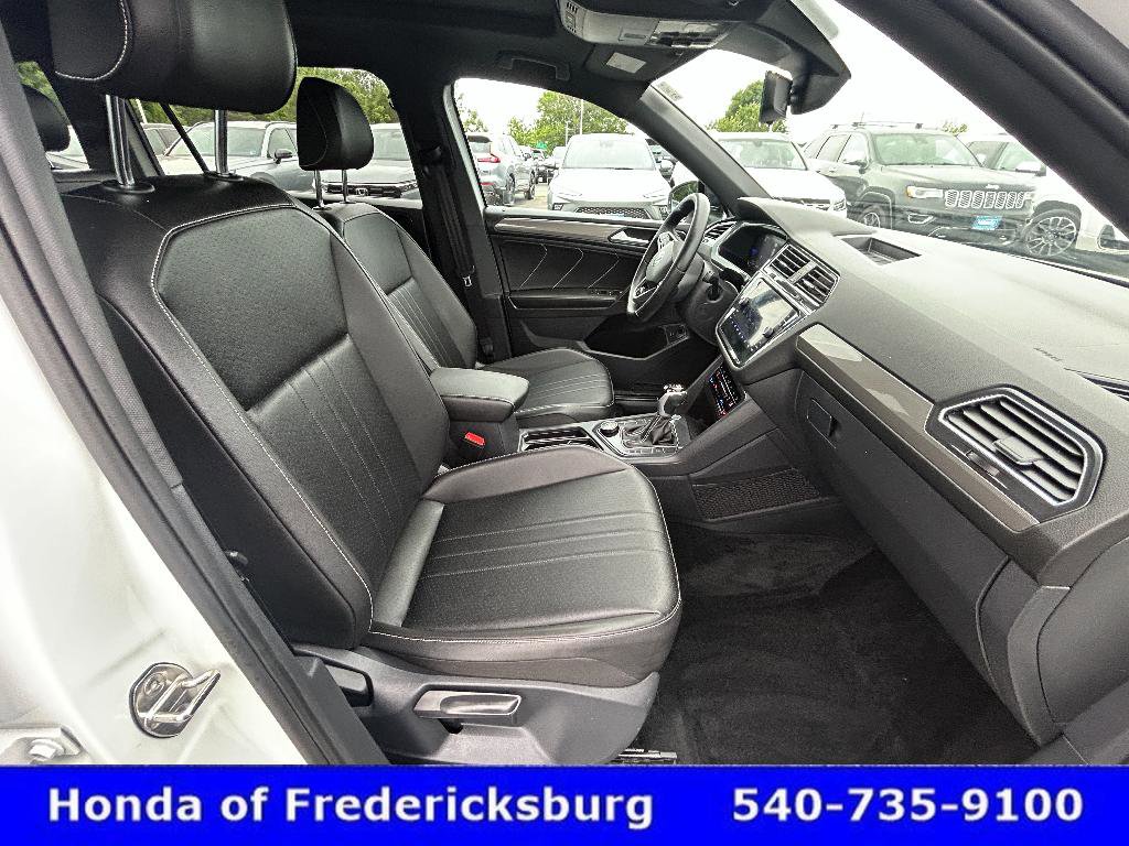 Used 2022 Volkswagen Tiguan SE R-Line AWD/4WD image 31