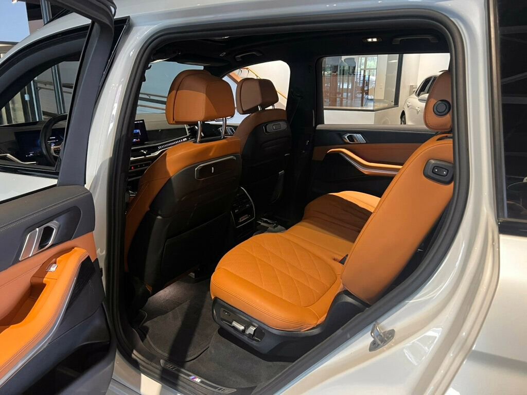Used 2023 BMW X7 xDrive40i w/ M Sport Package AWD/4WD image 22