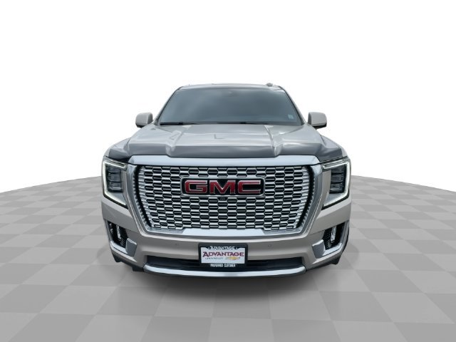 Used 2024 GMC Yukon Denali w/ Advanced Technology Package AWD/4WD image 3