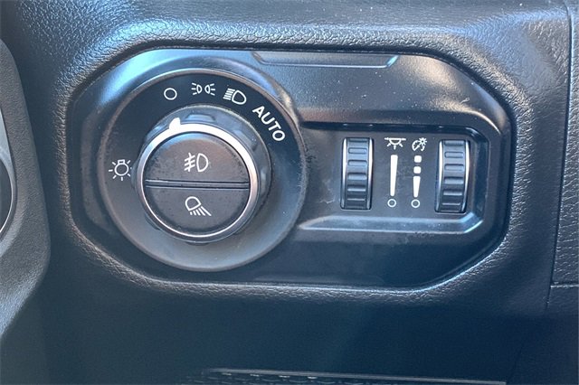 Certified 2022 Jeep Gladiator Willys image 44