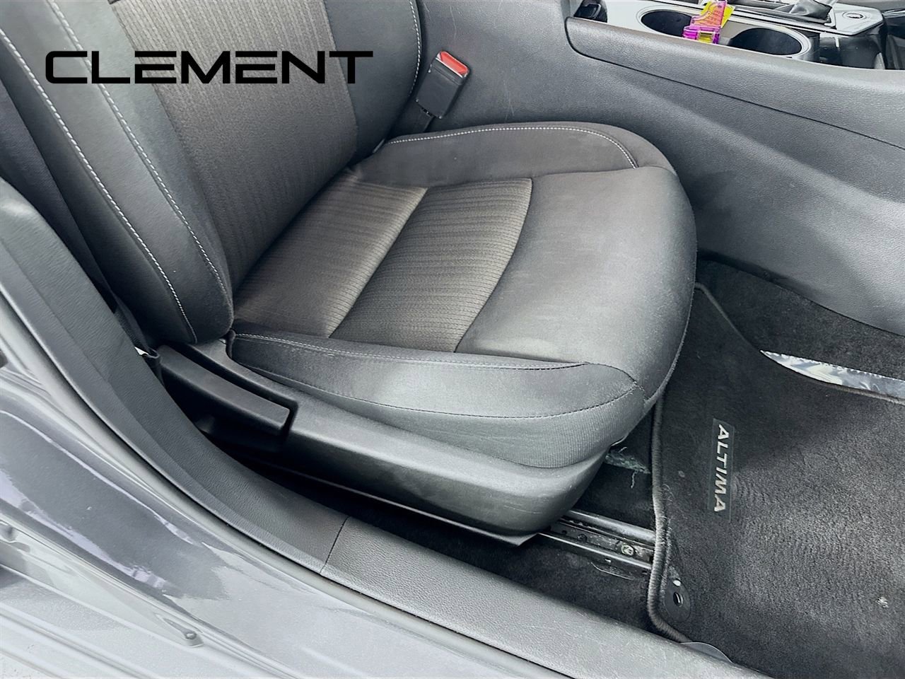 Used 2024 Nissan Altima 2.5 SV image 31