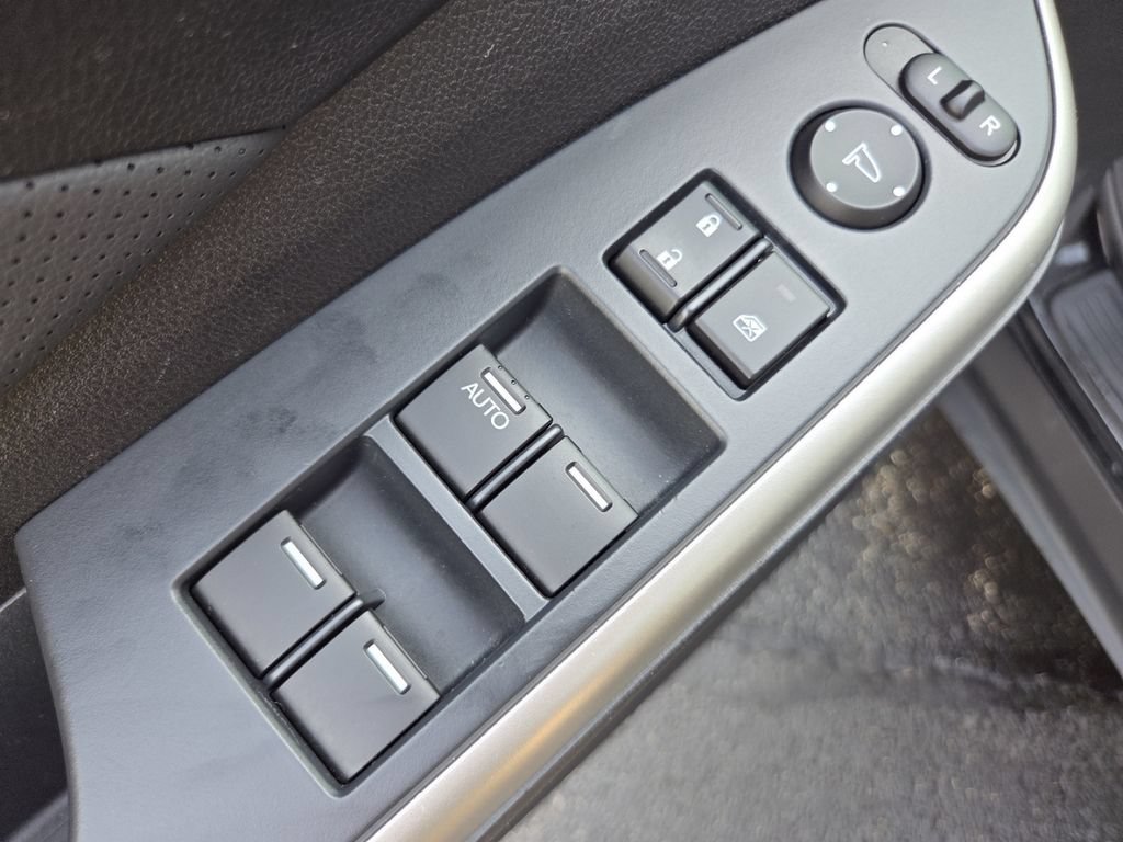 Used 2015 Honda CR-V Touring image 31