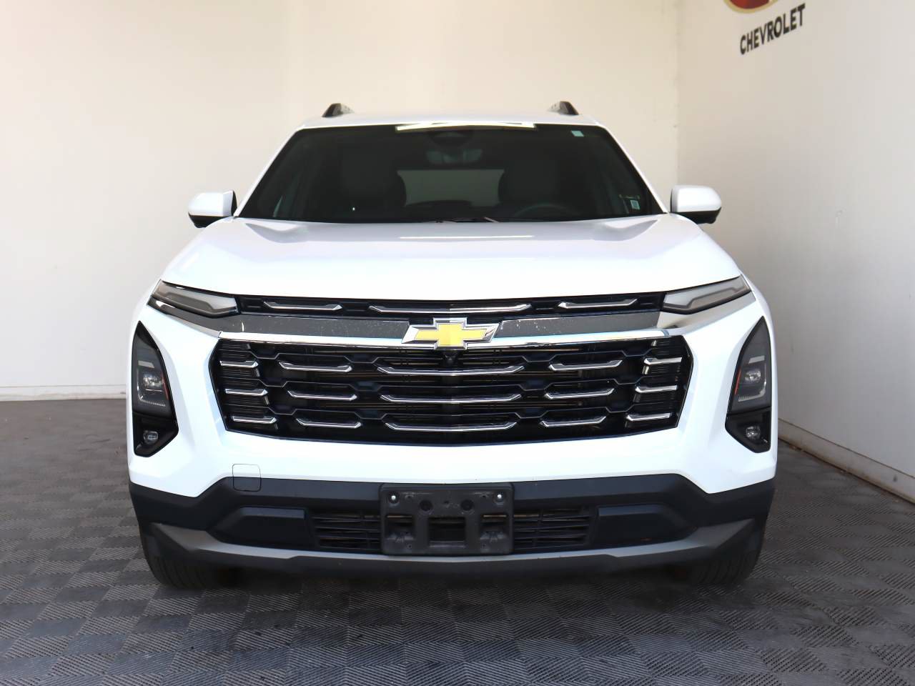 Certified 2025 Chevrolet Equinox LT w/ Convenience Package II AWD/4WD image 2