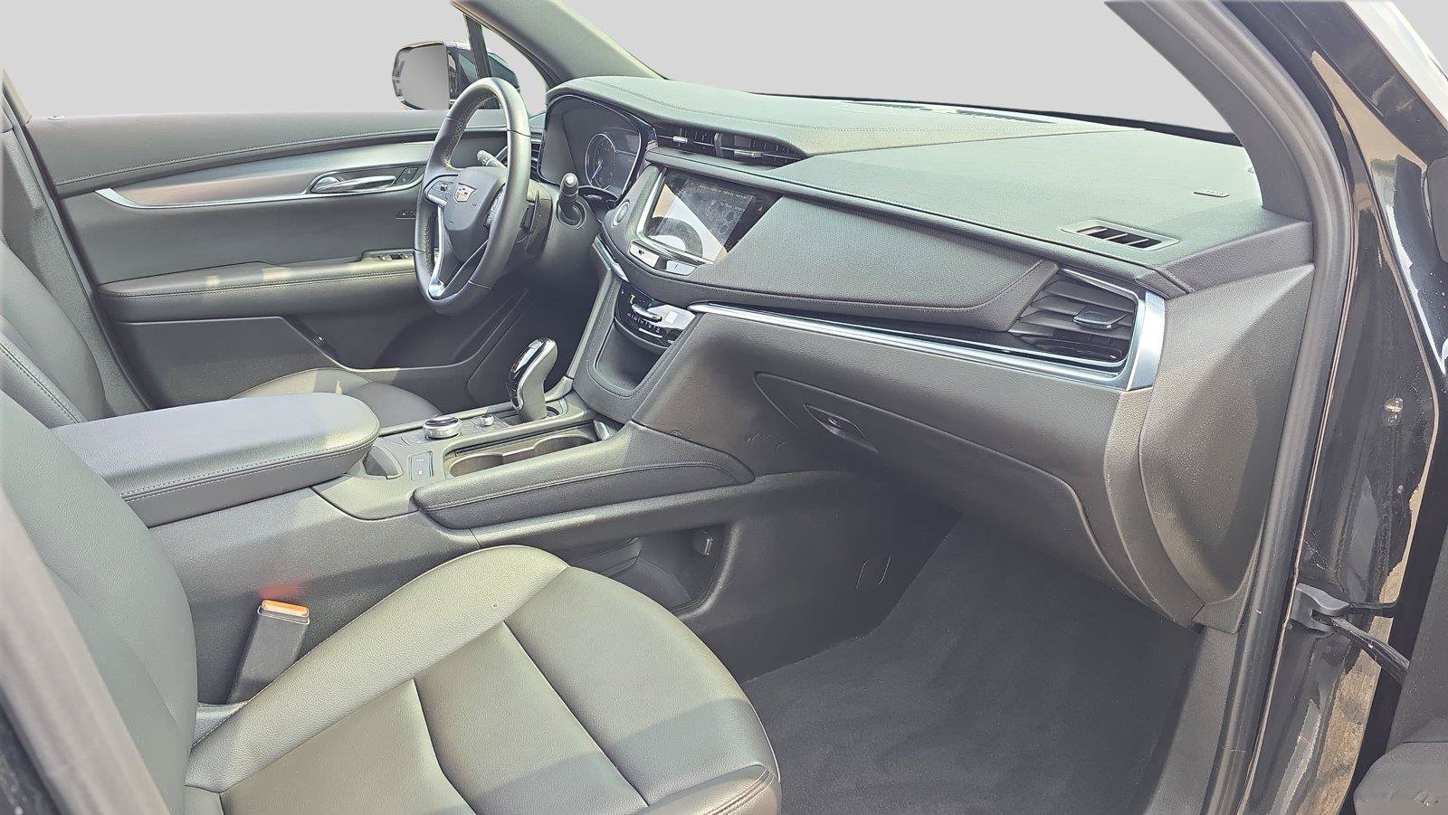 Used 2024 Cadillac XT6 Luxury AWD/4WD image 16