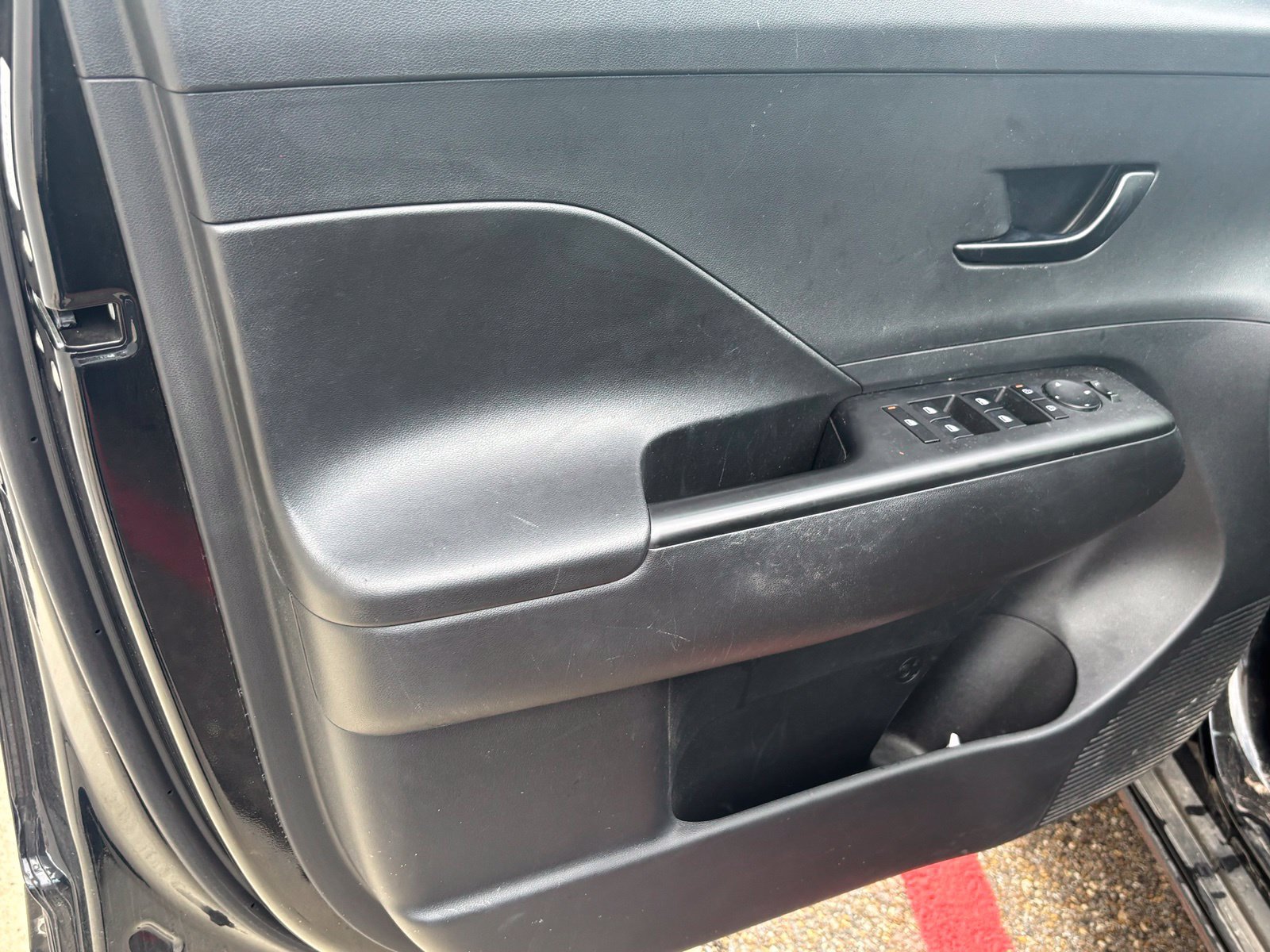 Used 2024 Hyundai Kona SEL FWD image 8