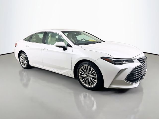 Used 2020 Toyota Avalon Limited image 26