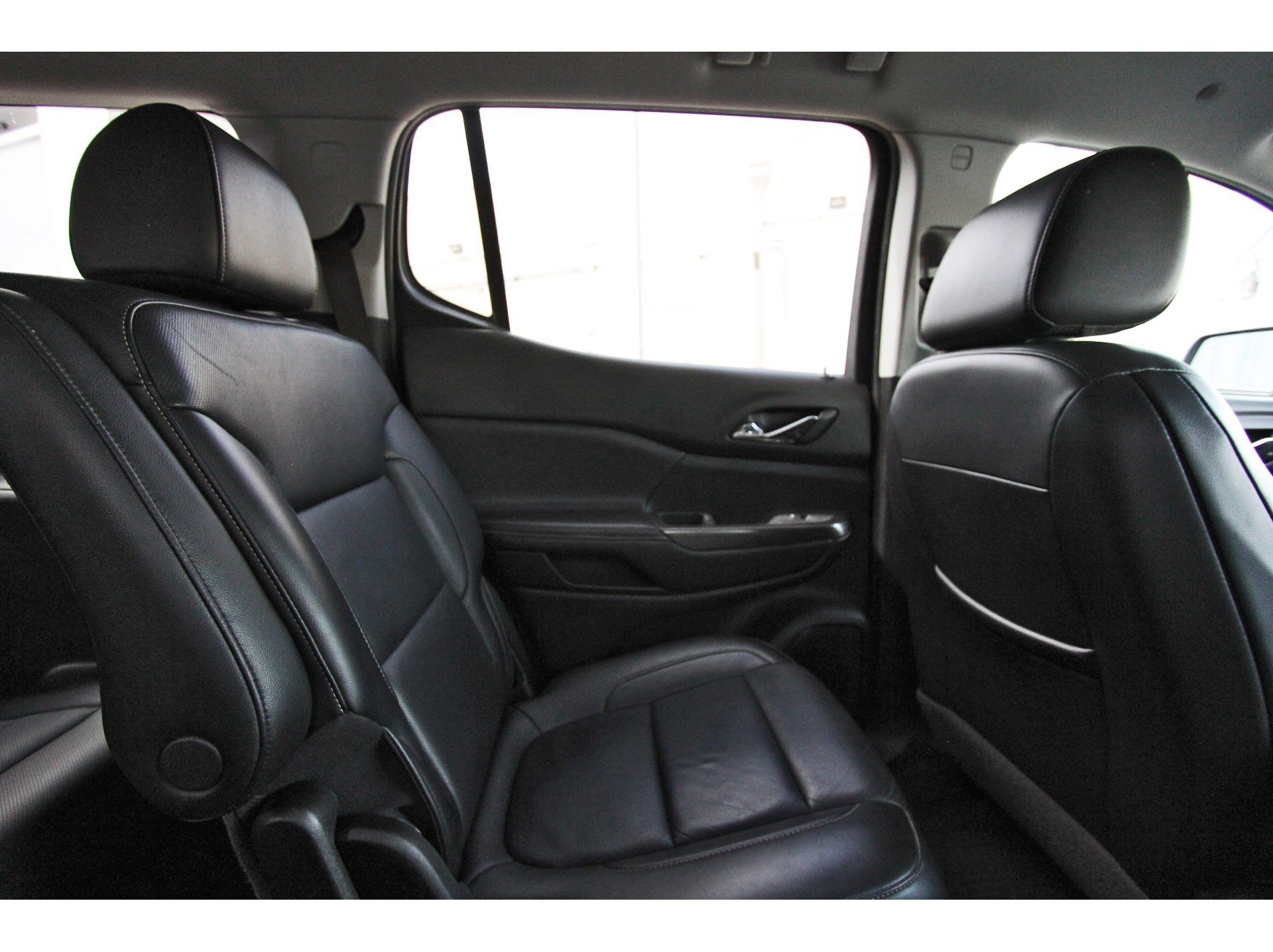 Used 2021 GMC Acadia SLT w/ Elevation Edition FWD image 13