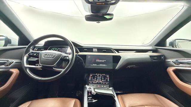 Used 2022 Audi e-tron Premium AWD/4WD image 26