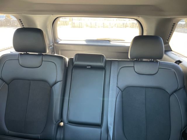 New 2025 Jeep Grand Cherokee Altitude image 25