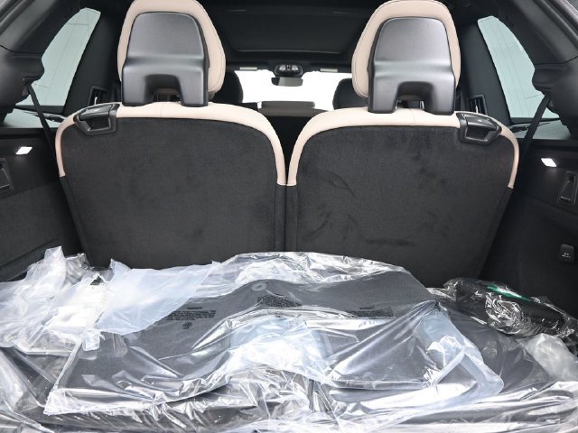 New 2026 Volvo XC90 B6 Plus w/ Protection Package Premier AWD/4WD image 32