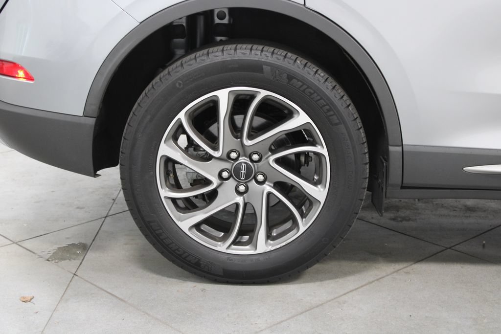 Used 2022 Lincoln Corsair AWD w/ Equipment Group 101A image 14