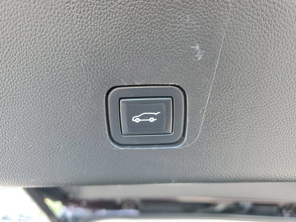 Used 2020 Chevrolet Traverse LT FWD image 26