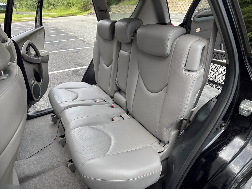 Used 2007 Toyota RAV4 Limited AWD/4WD image 23