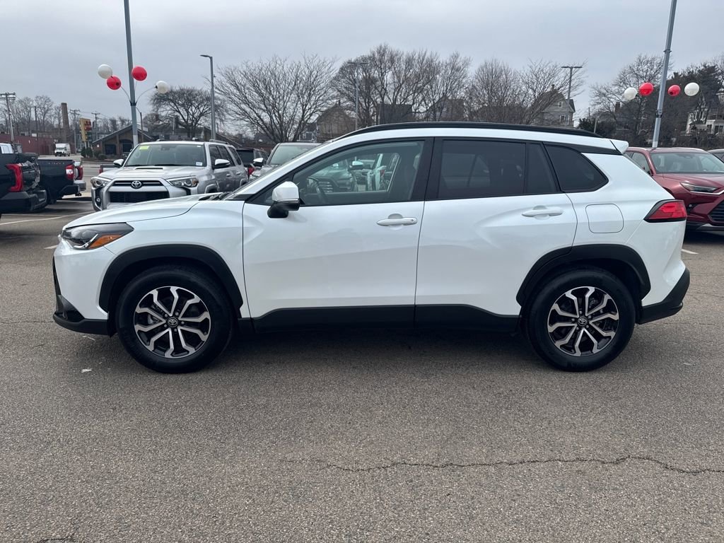 Used 2024 Toyota Corolla Cross SE w/ Moonroof Package image 4