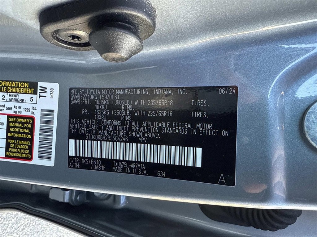 Certified 2024 Toyota Highlander XLE image 13