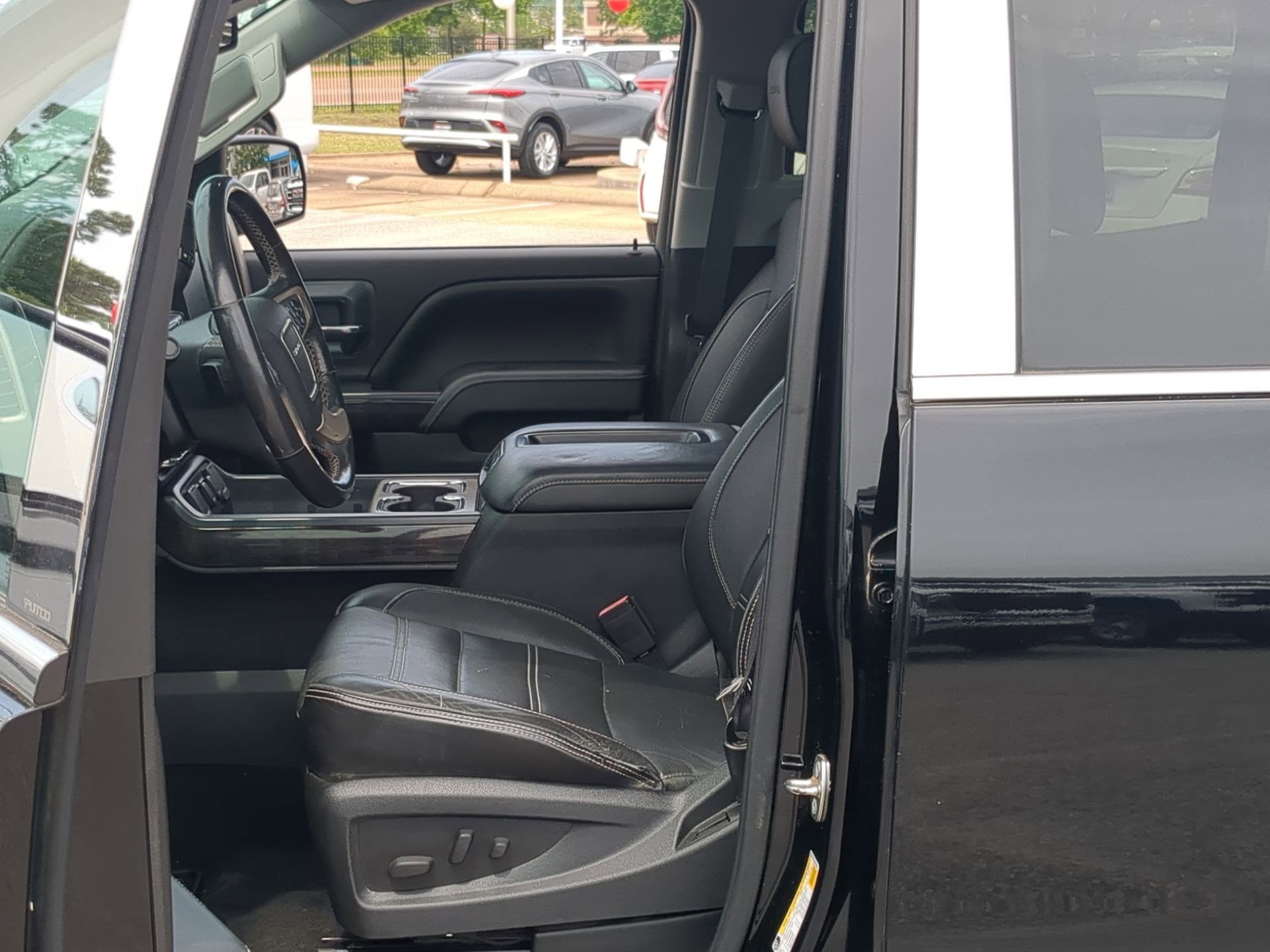 Used 2015 GMC Sierra 1500 Denali w/ Driver Alert Package AWD/4WD image 11