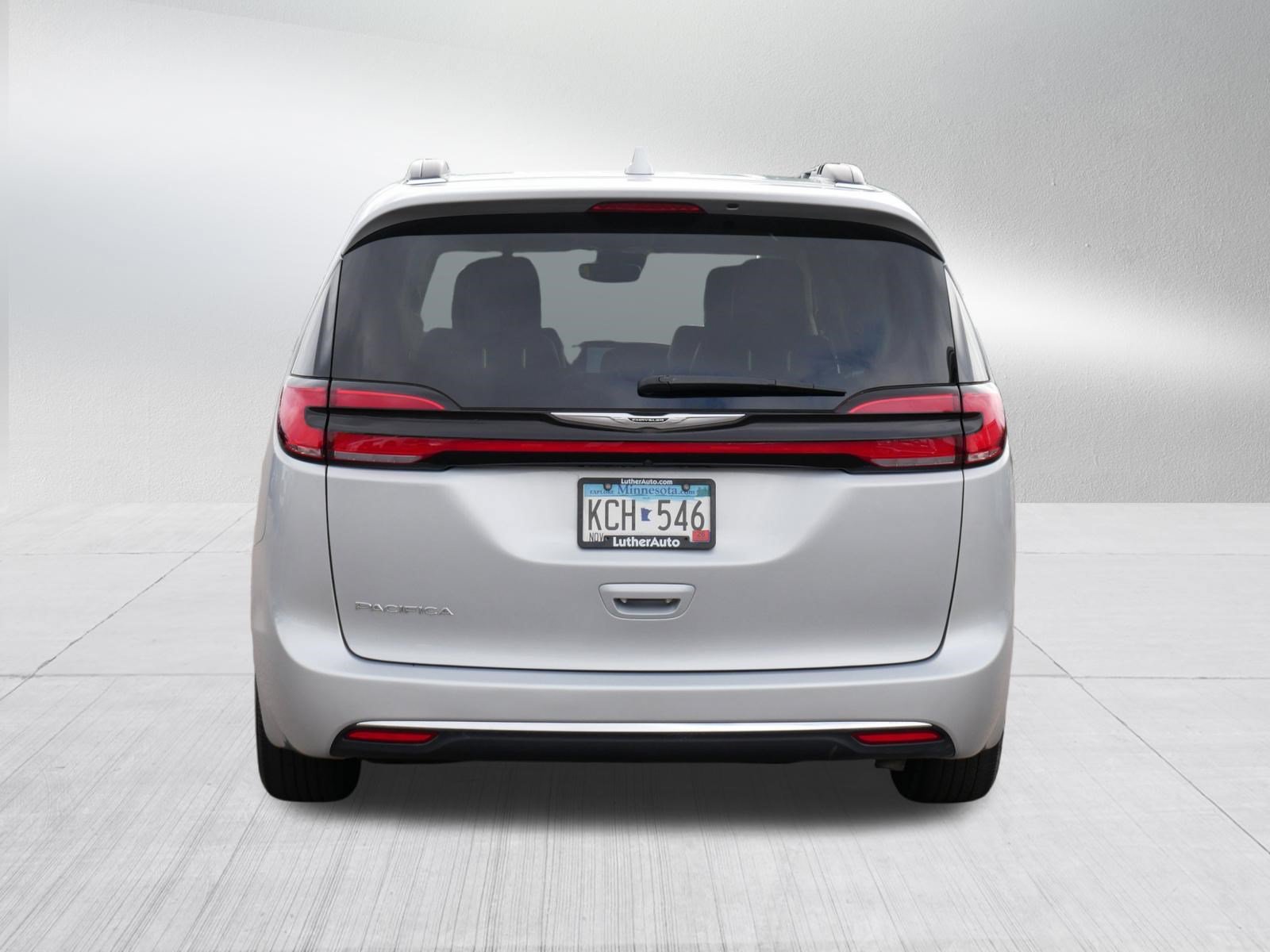Used 2022 Chrysler Pacifica Touring-L FWD image 6