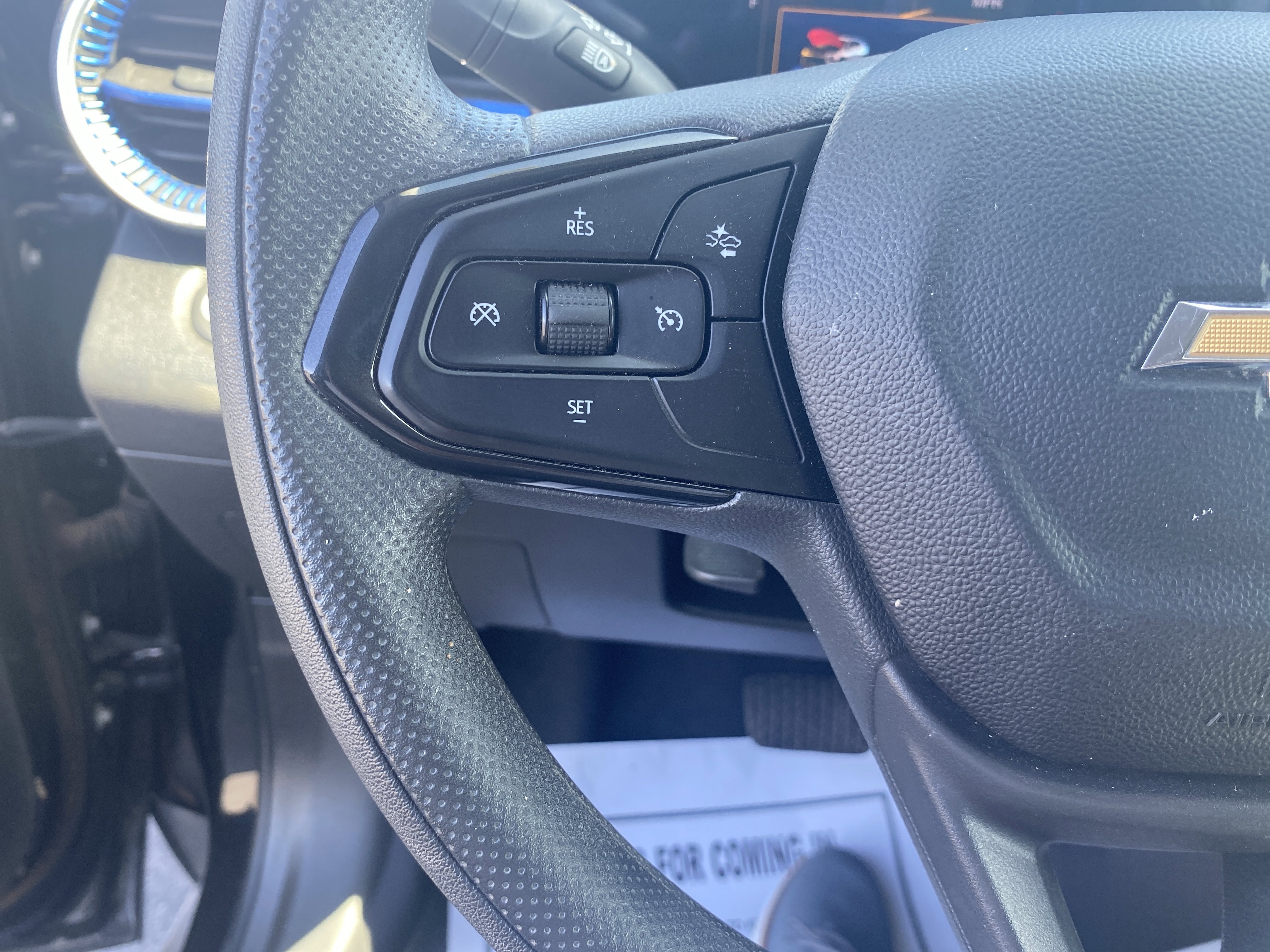 Used 2024 Chevrolet Trax LT FWD image 11