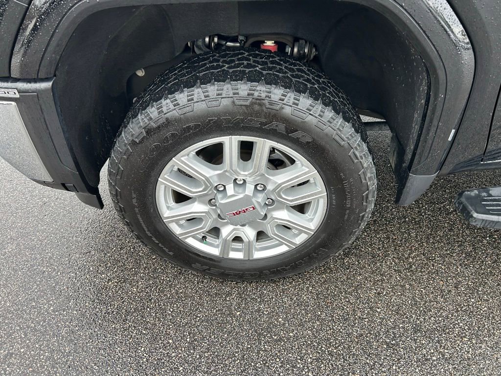 Used 2025 GMC Sierra 2500 SLT w/ SLT Premium Package image 14