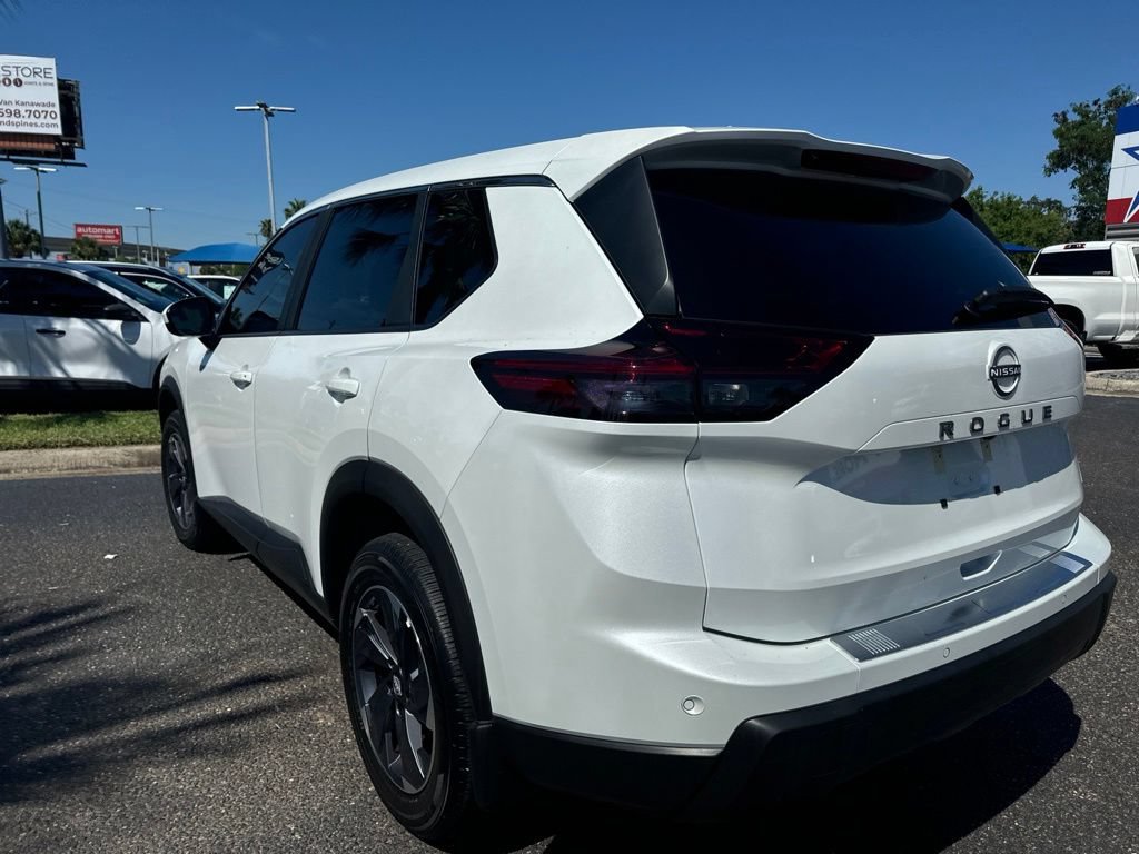 Used 2026 Nissan Rogue SV FWD image 3