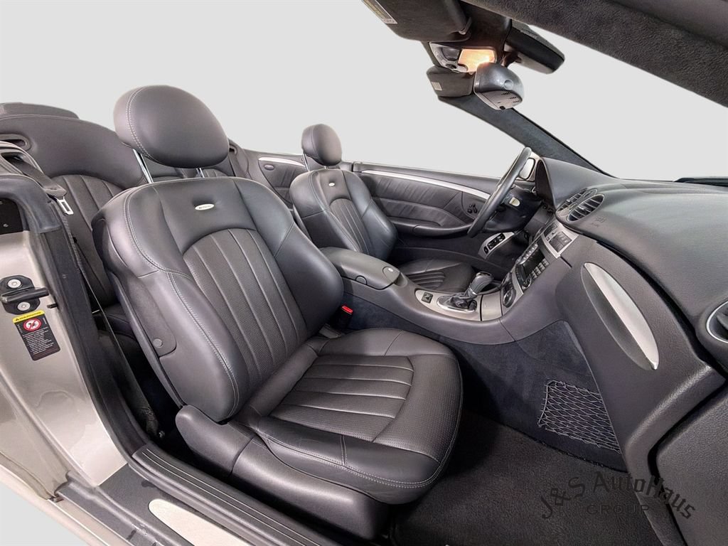 Used 2005 Mercedes-Benz CLK 55 AMG Cabriolet image 33