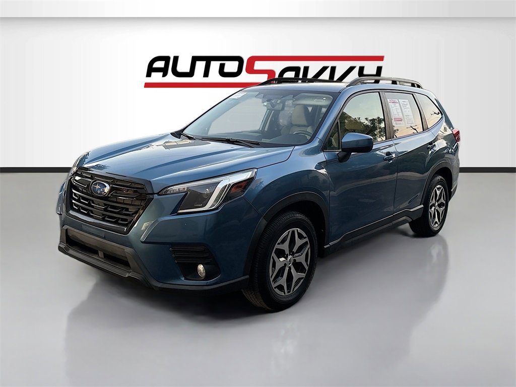 Used 2023 Subaru Forester Premium image 3
