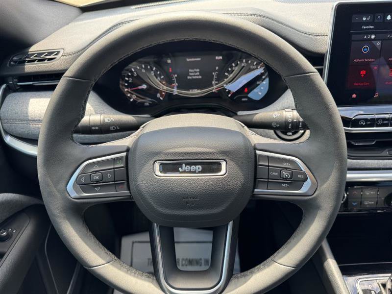 Used 2024 Jeep Compass Latitude AWD/4WD image 38