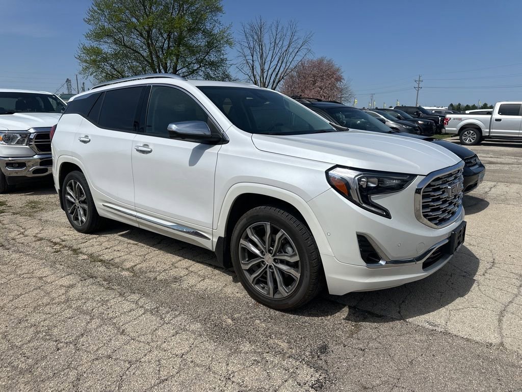 Used 2020 GMC Terrain Denali w/ Denali Premium Package AWD/4WD image 7