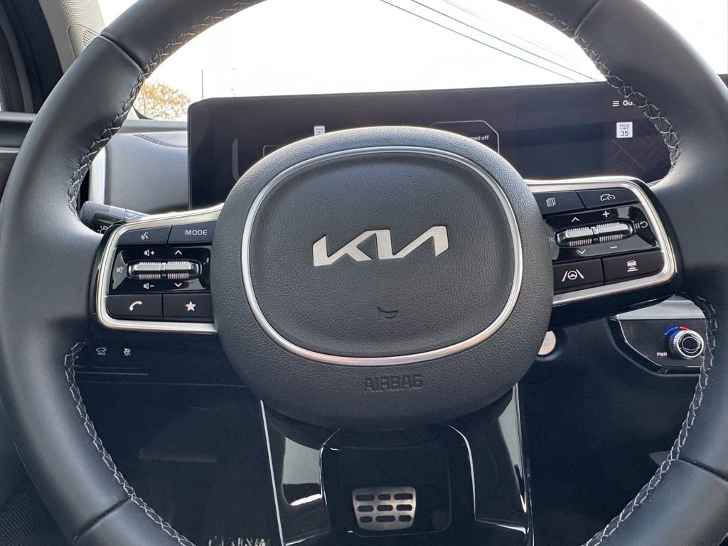 Certified 2025 Kia Sorento SX image 18