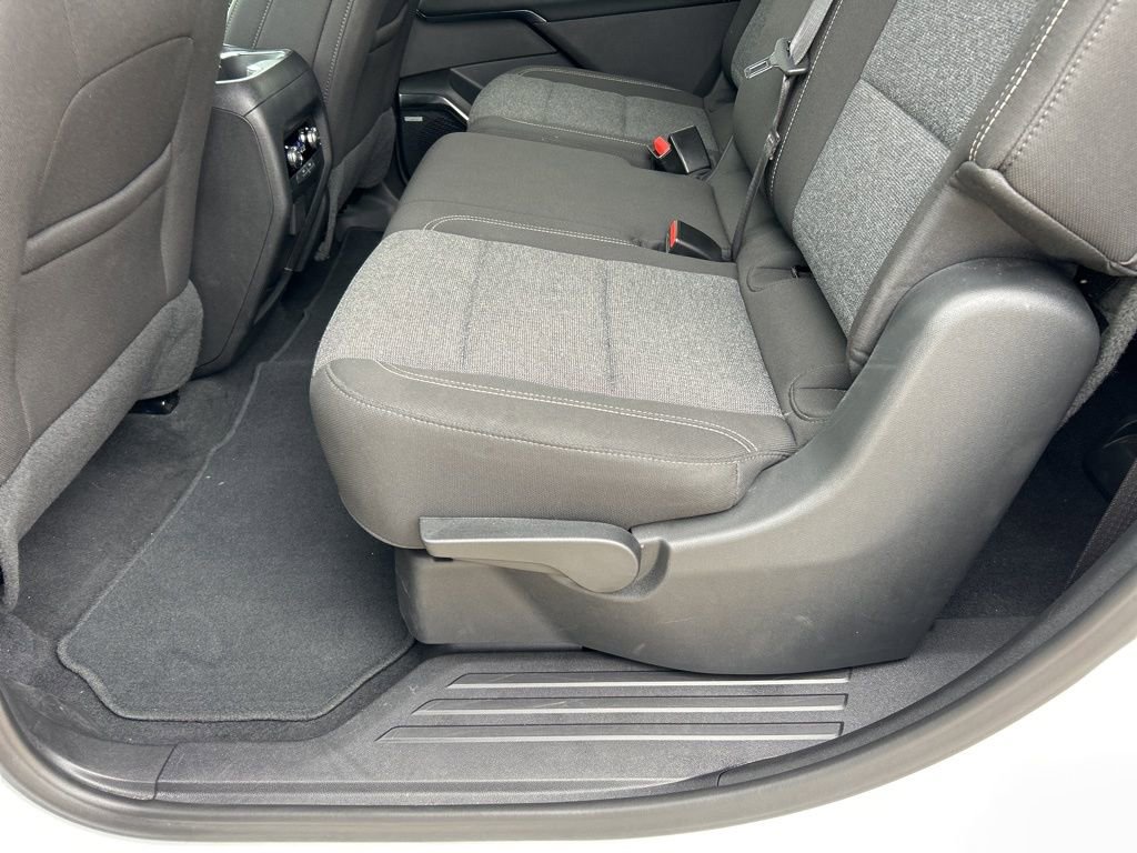 Used 2025 GMC Acadia Elevation image 12