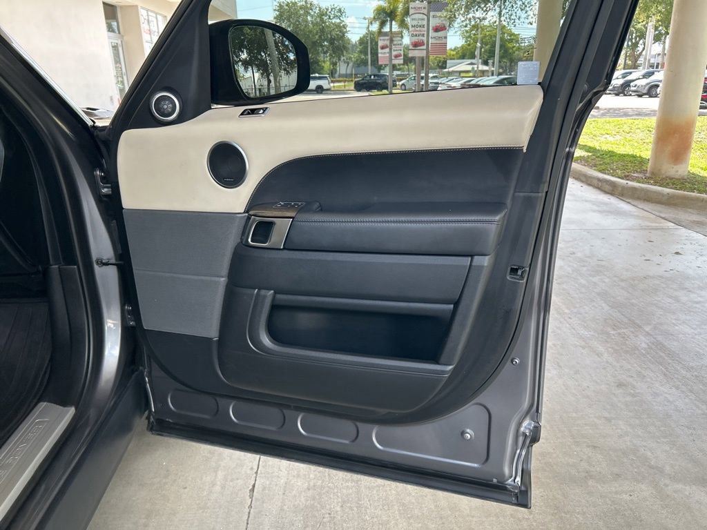 Used 2019 Land Rover Range Rover Sport Supercharged image 25