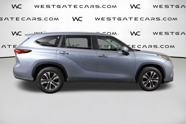 Used 2023 Toyota Highlander XLE FWD image 45
