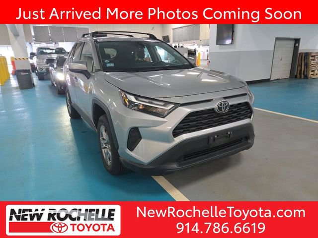 Used 2022 Toyota RAV4 XLE AWD/4WD video 1