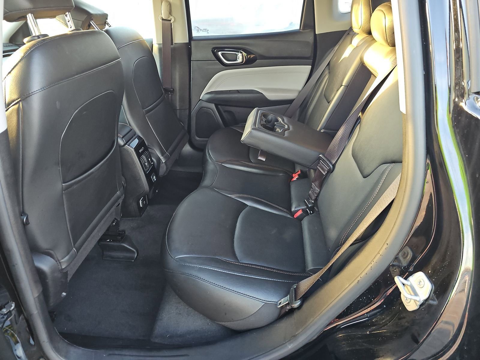 Used 2022 Jeep Compass Limited image 4