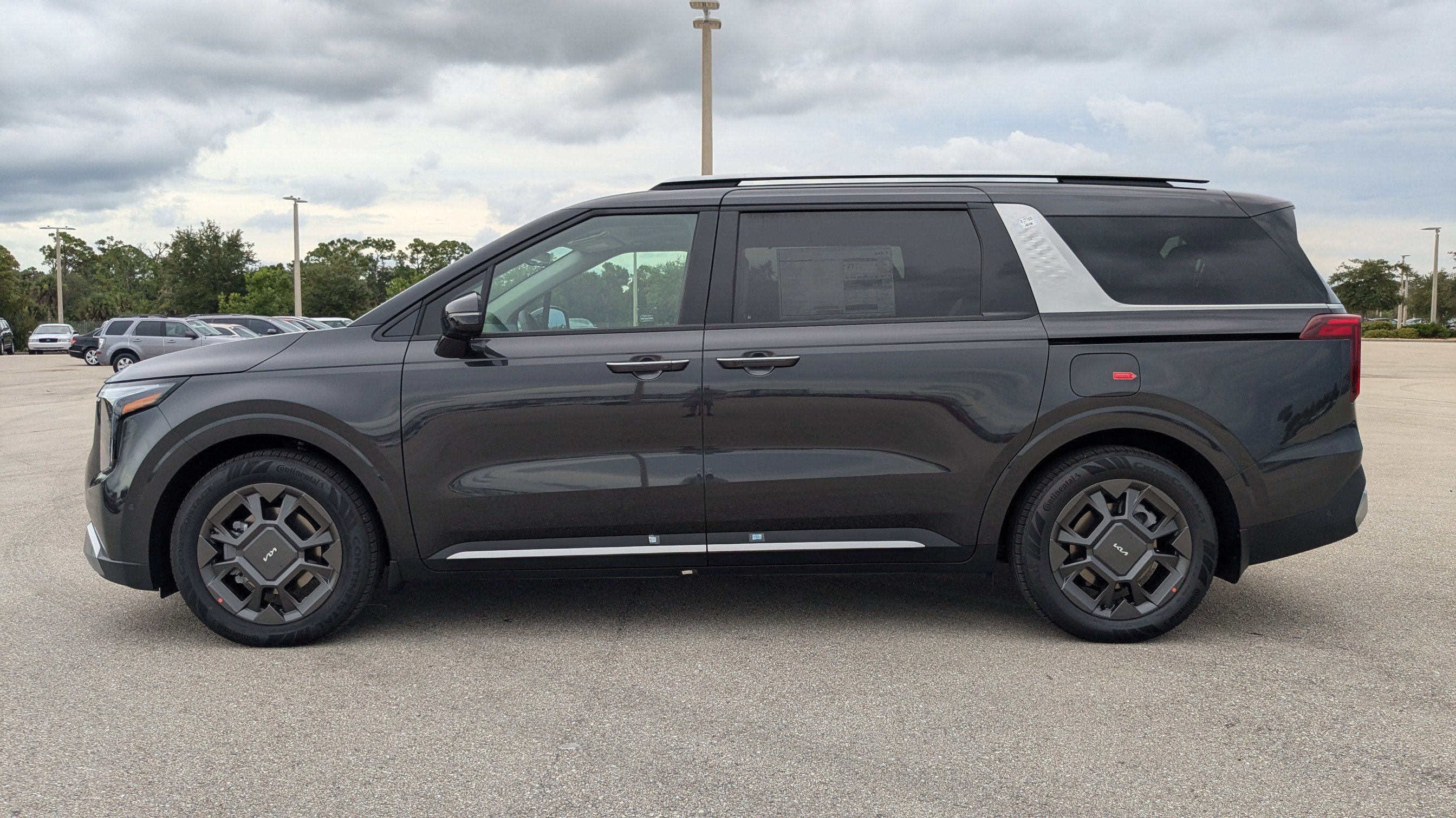 New 2026 Kia Carnival SX image 8