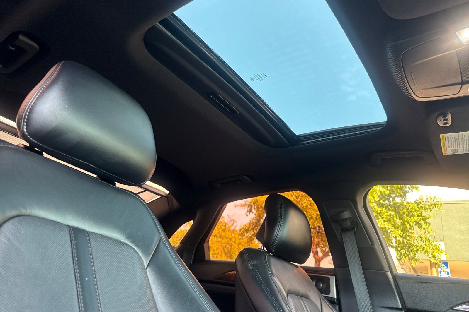 Used 2019 Lincoln MKZ Reserve FWD image 16