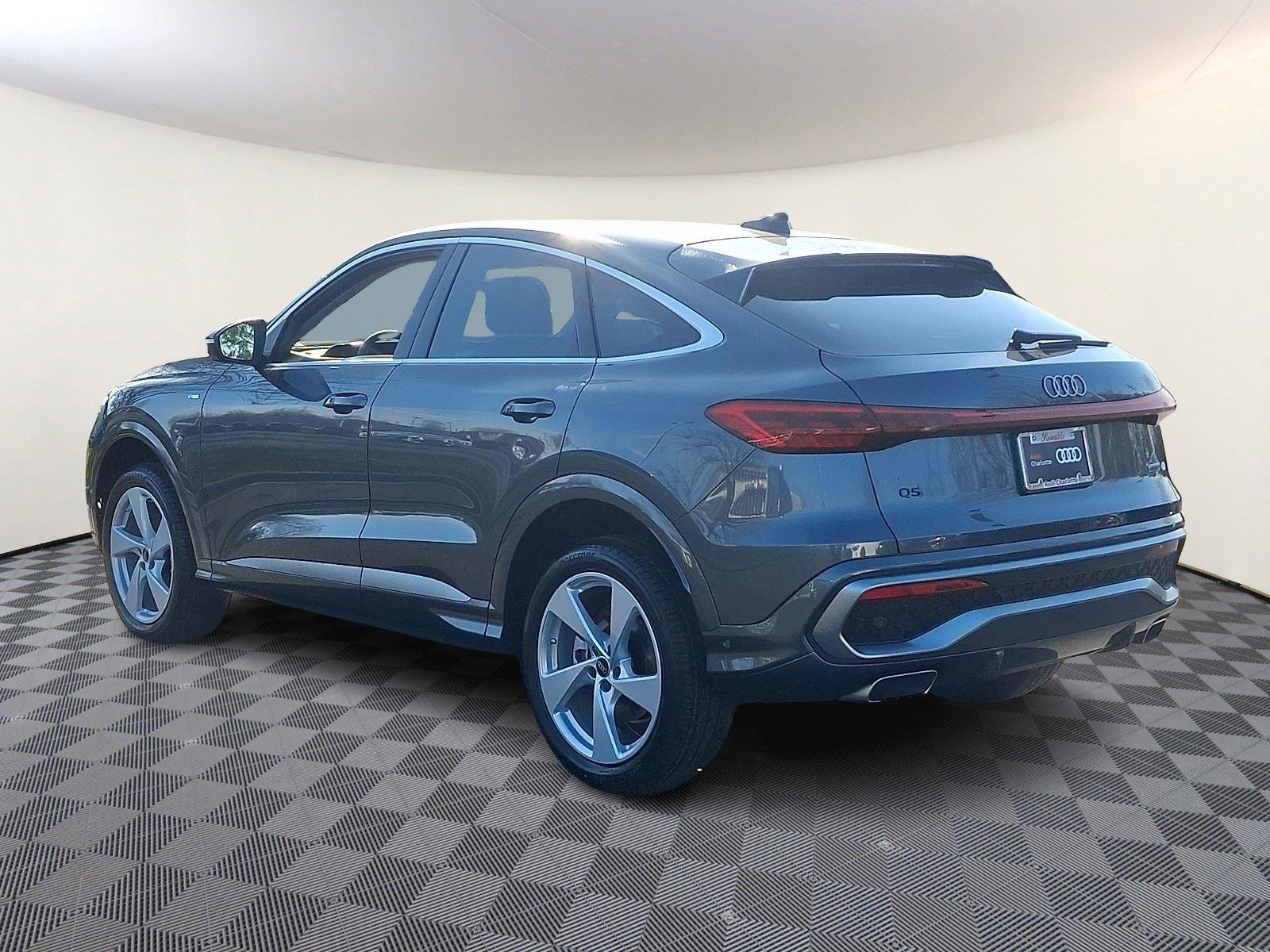 New 2025 Audi Q5 Premium Plus image 4