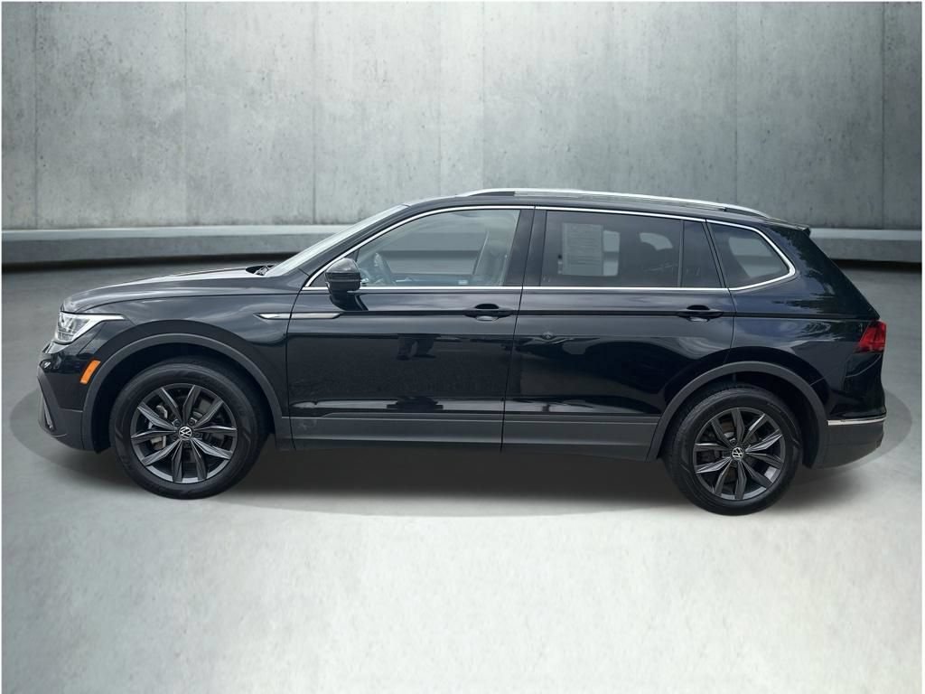 Used 2023 Volkswagen Tiguan SE w/ Panoramic Sunroof Package AWD/4WD image 2