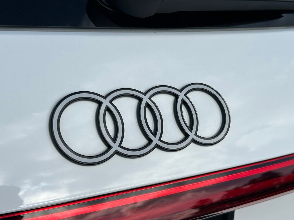 Used 2025 Audi Q5 Premium w/ Convenience Package image 51