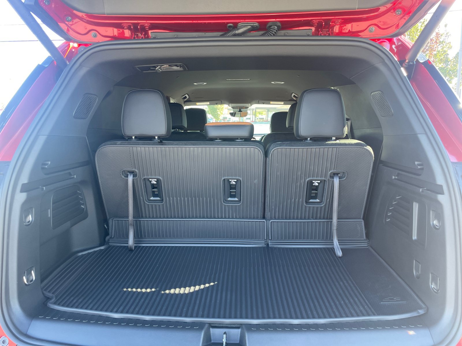 New 2027 Chevrolet Traverse Z71 w/ Enhanced Driving Package AWD/4WD image 24