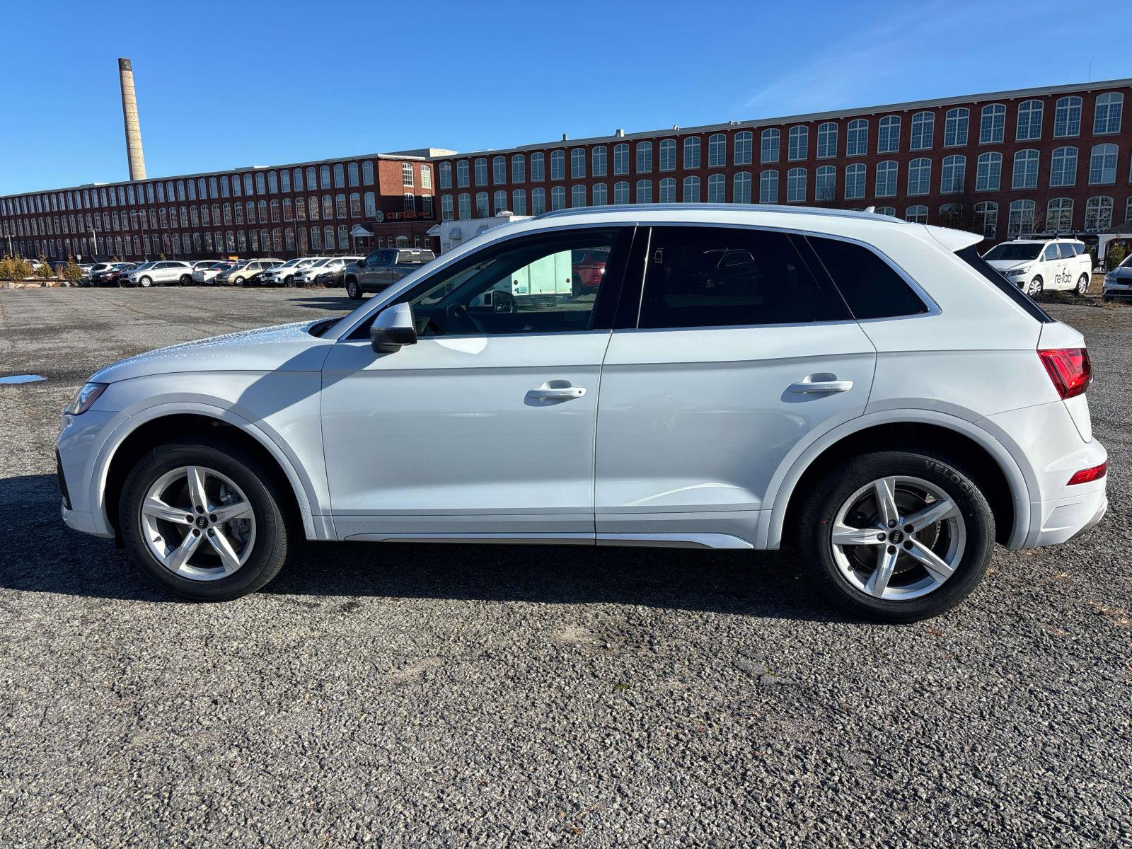 Used 2021 Audi Q5 2.0T Premium w/ Convenience Package image 2