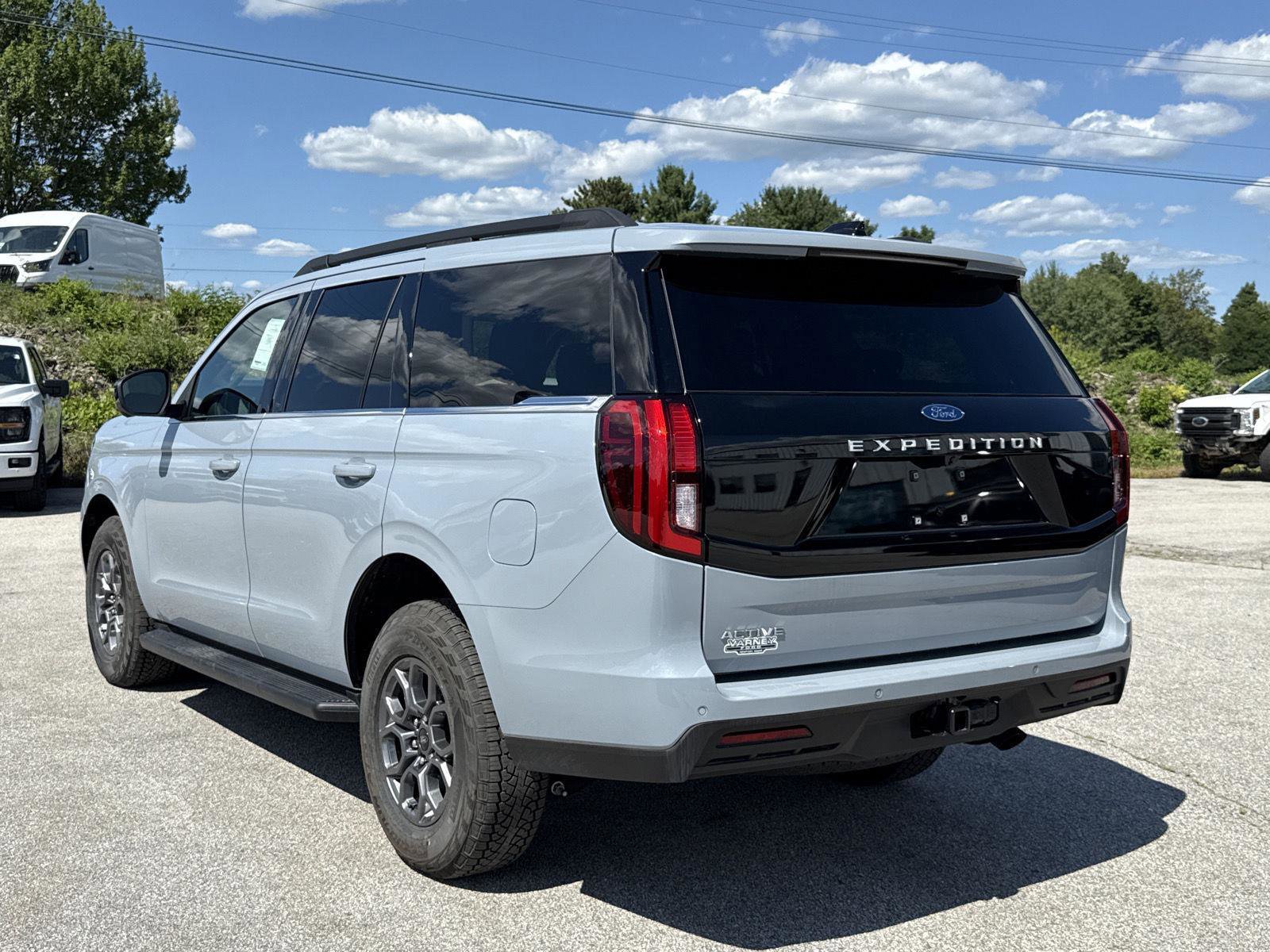 New 2025 Ford Expedition Active image 7