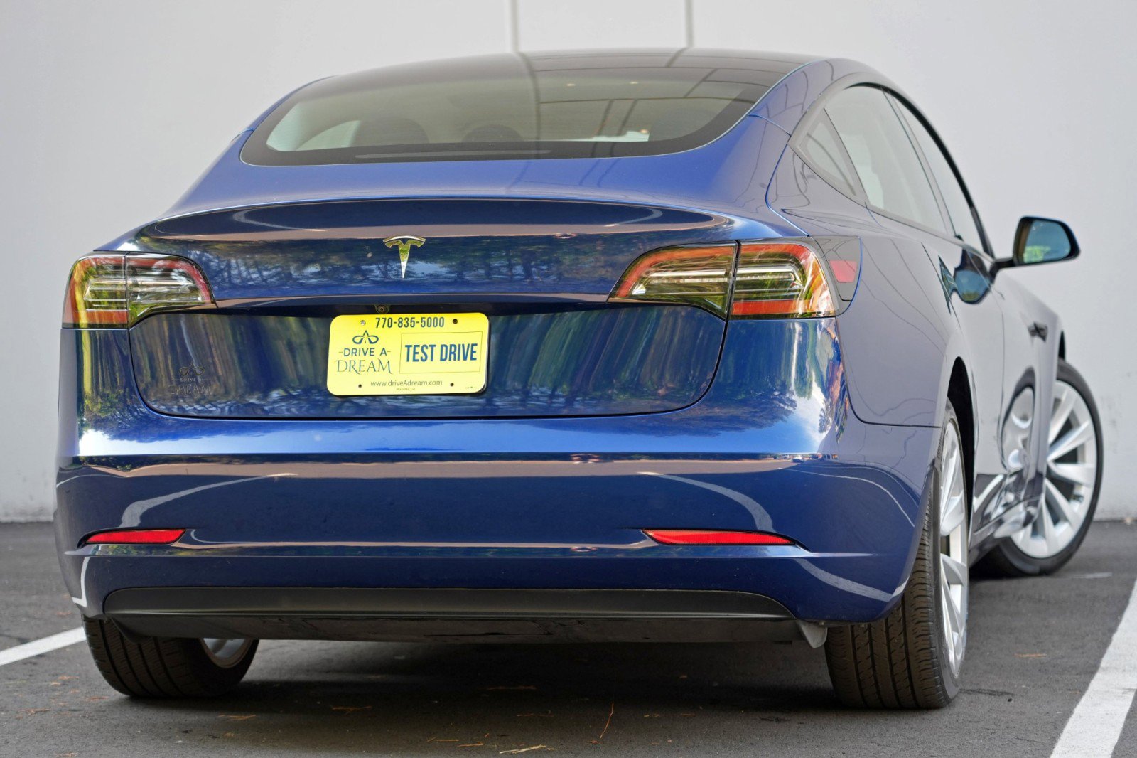 Used 2023 Tesla Model 3 Standard Range RWD image 5