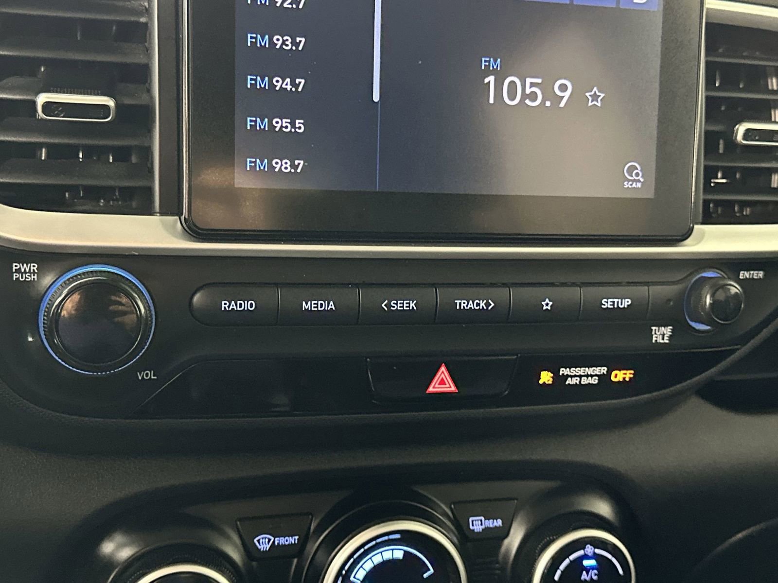 Used 2022 Hyundai Venue SEL FWD image 18