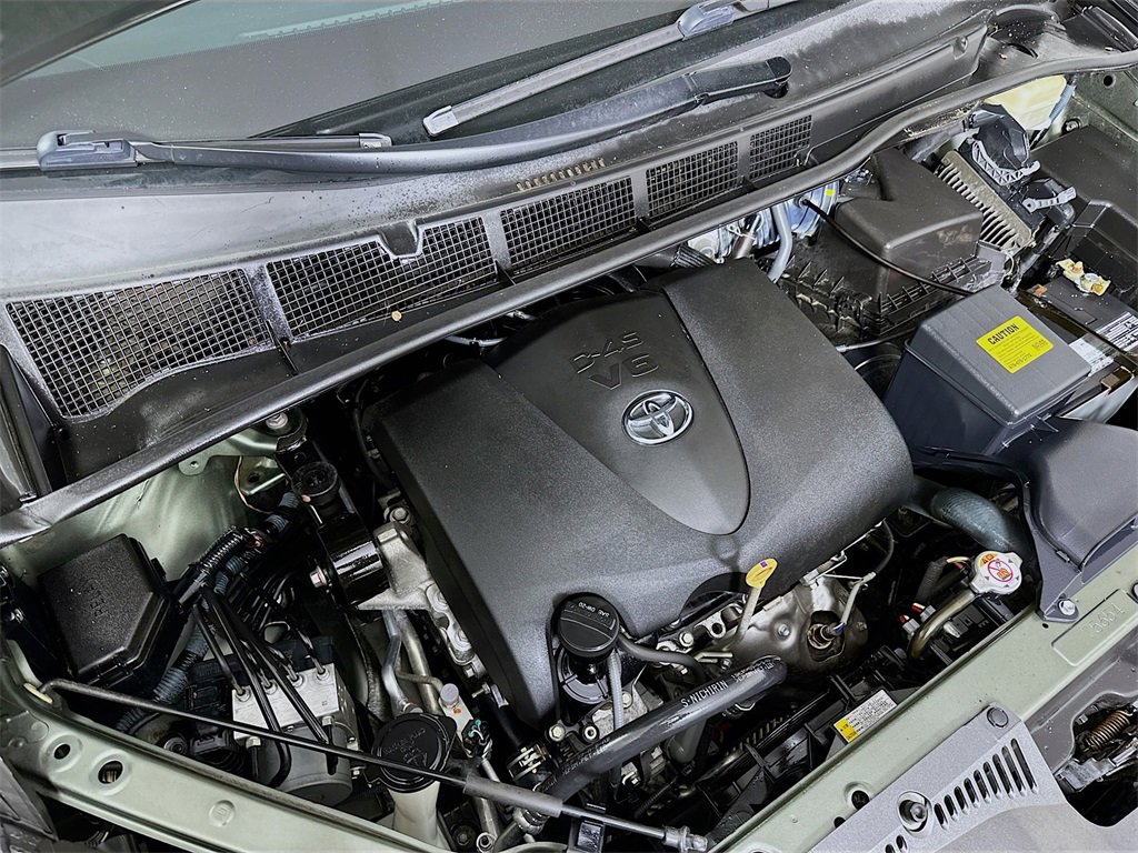 Used 2018 Toyota Sienna XLE image 26