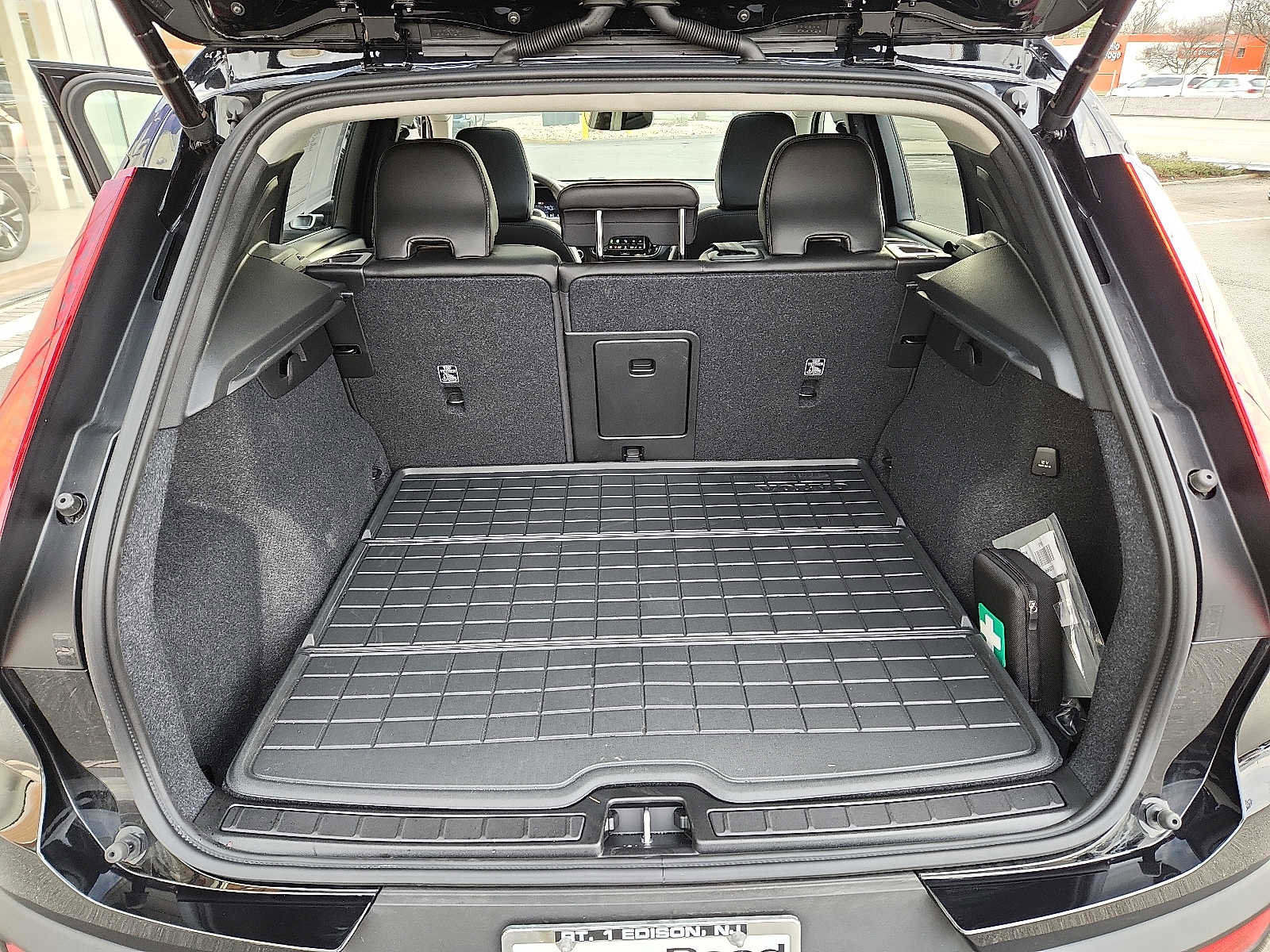 Used 2026 Volvo XC40 B5 Plus w/ Protection Package Premier image 27