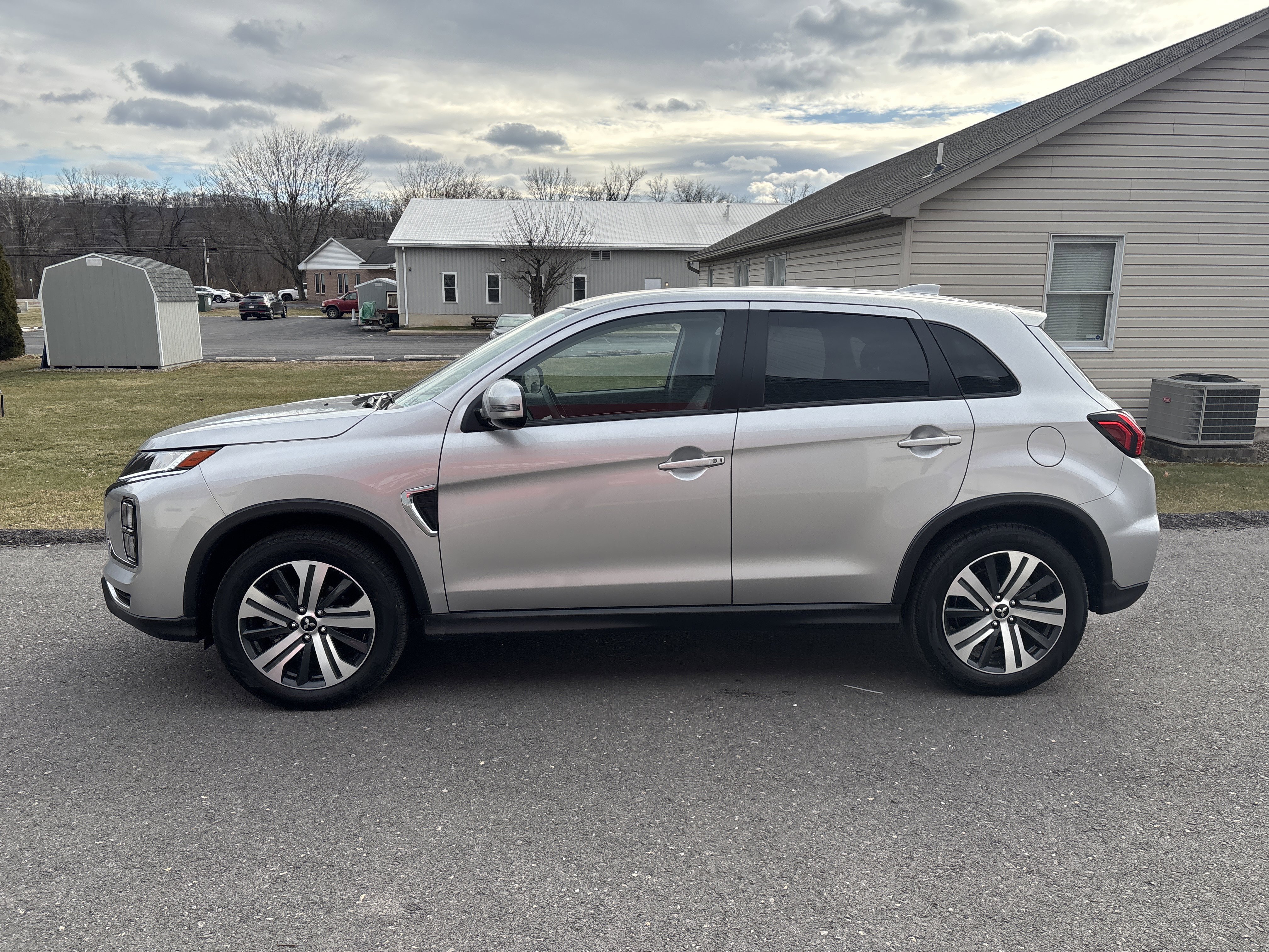 Used 2025 Mitsubishi Outlander Sport SE image 7