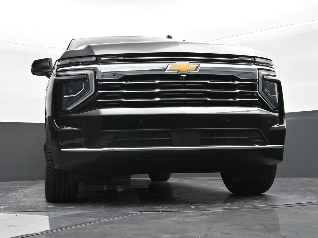 Used 2025 Chevrolet Suburban LT RWD image 27