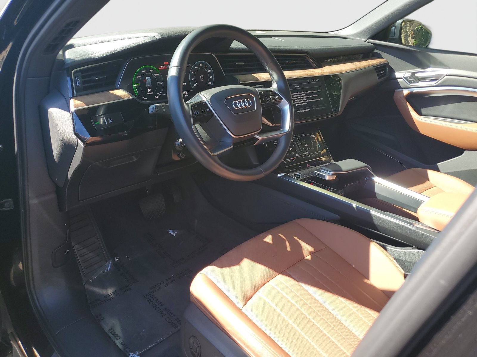 Used 2022 Audi e-tron Premium Plus w/ Premium Plus Package AWD/4WD image 19