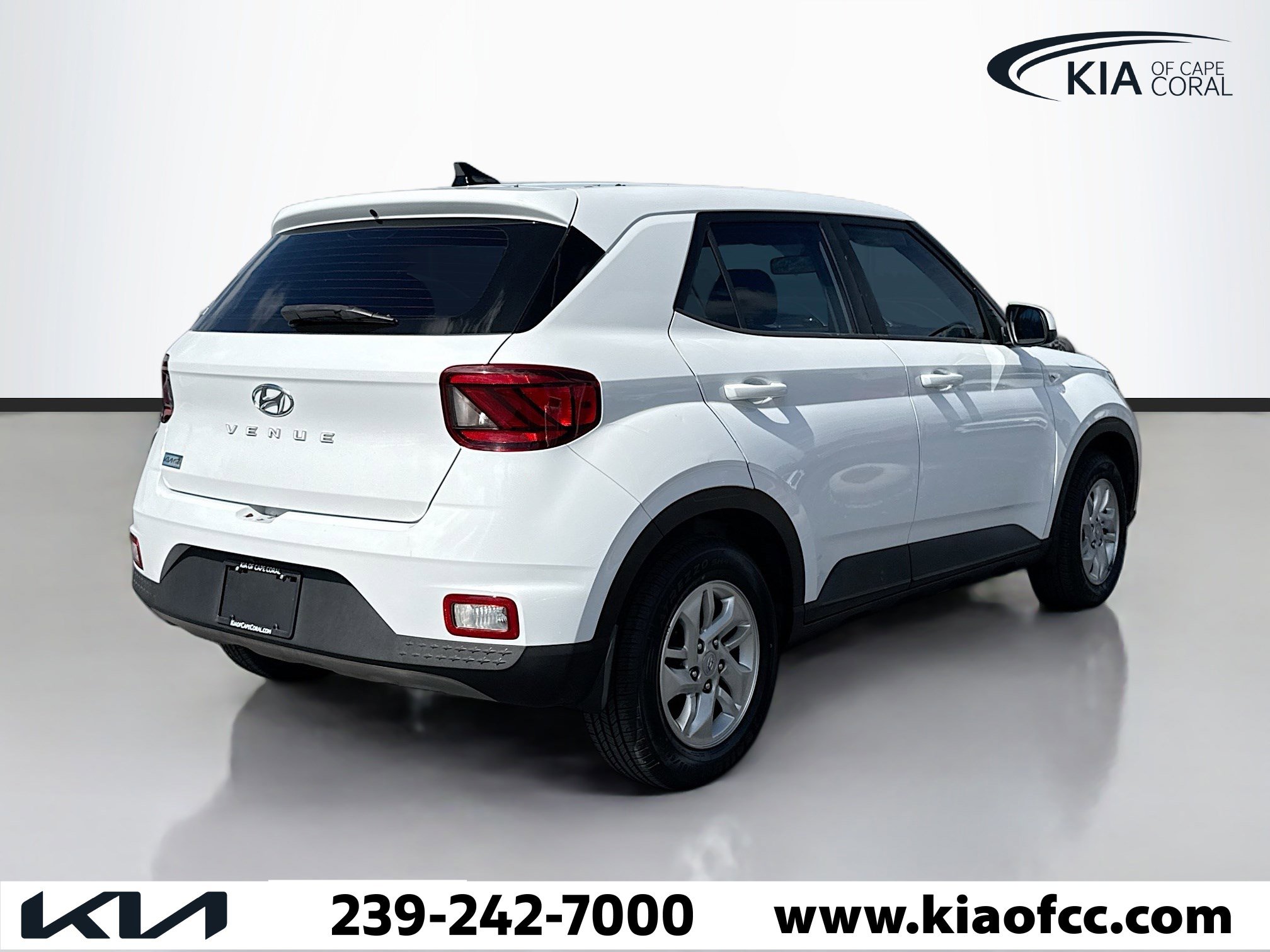 Used 2022 Hyundai Venue SE image 5